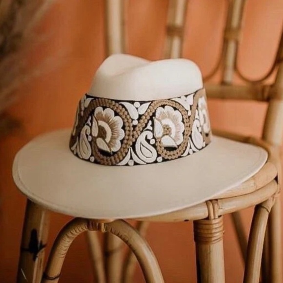 Hats N' Roses Stephanie Danielle Fedora Cowboy Hat Aurora Ivory Embroidered L - Picture 3 of 15